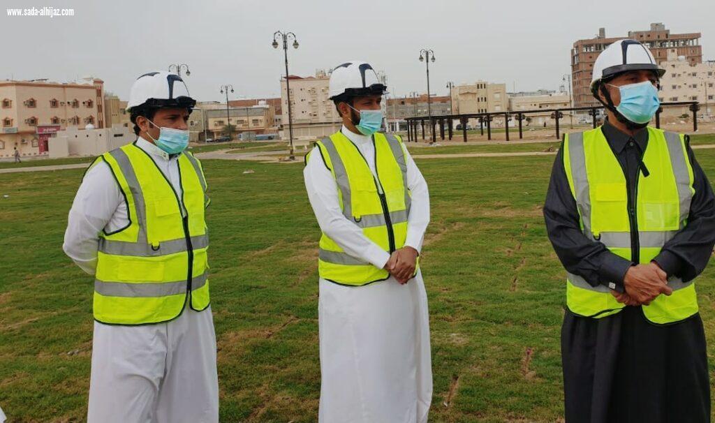 رئيس بلدية محافظة أملج يقوم بجولة على عدد من المشاريع بصحبة أعضاء المجلس البلدي