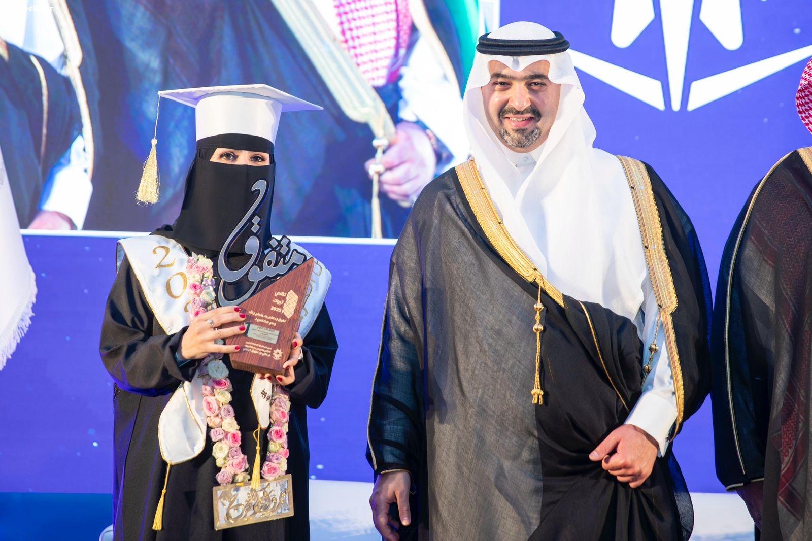 نائب أمير منطقة تبوك يشهد حفل تخريج متدربي ومتدربات التقني بالمنطقة 