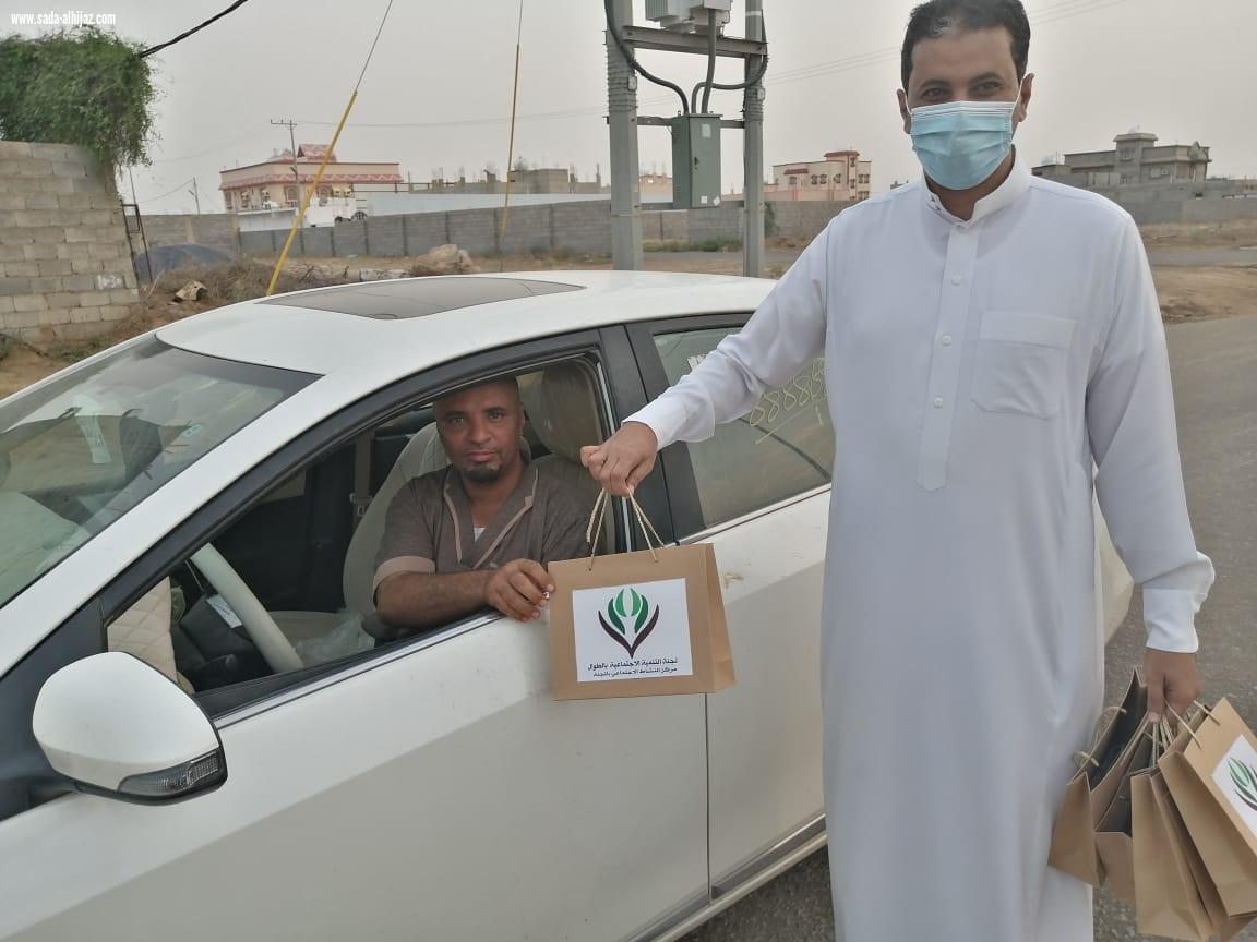 مركز النشاط الاجتماعي بقرية المجنة ينفذ برنامجا توعويا عن كرونا بعنوان نعود بحذر