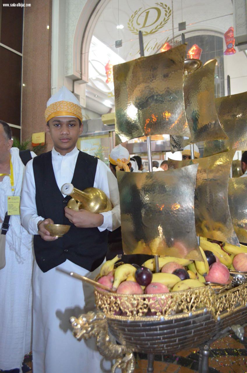 رئيس بعثة الجزائر يثني على الخدمات