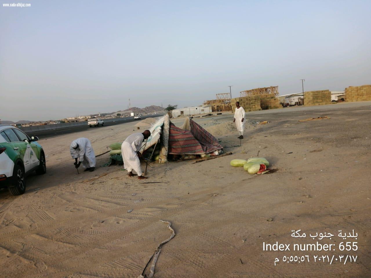 وكاله البلديات متمثله في بلدية جنوب مكة تُزيل الباعه الجائلين المخالفين