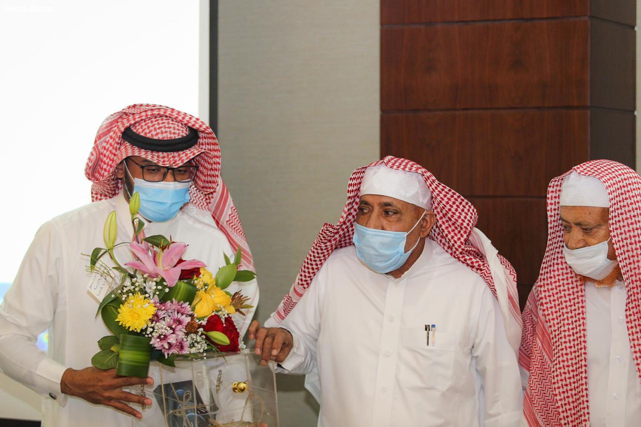 في ليلة عنوانها الوفاء والعرفان لعطاء امتد أربعة عقود   كتابة عدل المسارحة تودع آل هاشم بمناسبة تقاعده