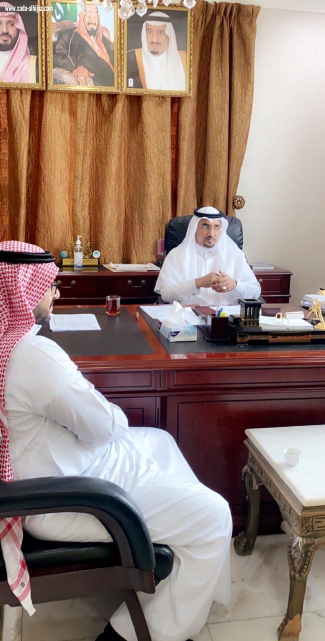 محافظ صبيا المكلف يستقبل مدير مستشفى المحافظة 