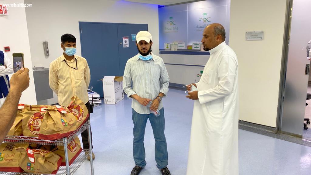 جمعية اليقظة النسائية الخيرية تقدم 100 وجبة سحور لمناوبين الصحة