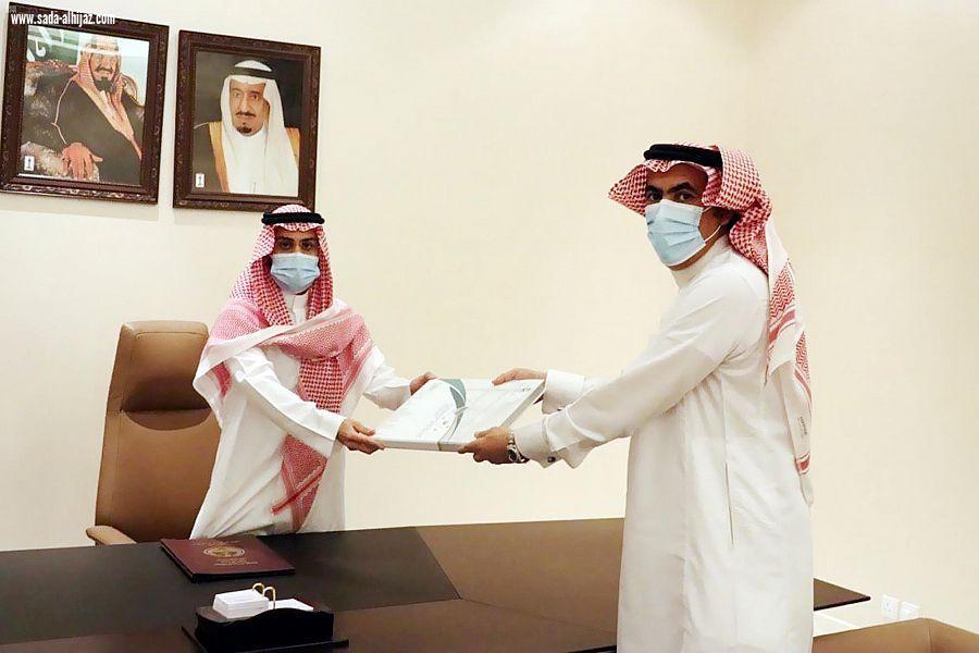 صاحب السمو الملكي الأمير فيصل بن فهد بن مقرن نائب أمير منطقة حائل يستقبل مدير عام الشؤون الصحية بمنطقة حائل 