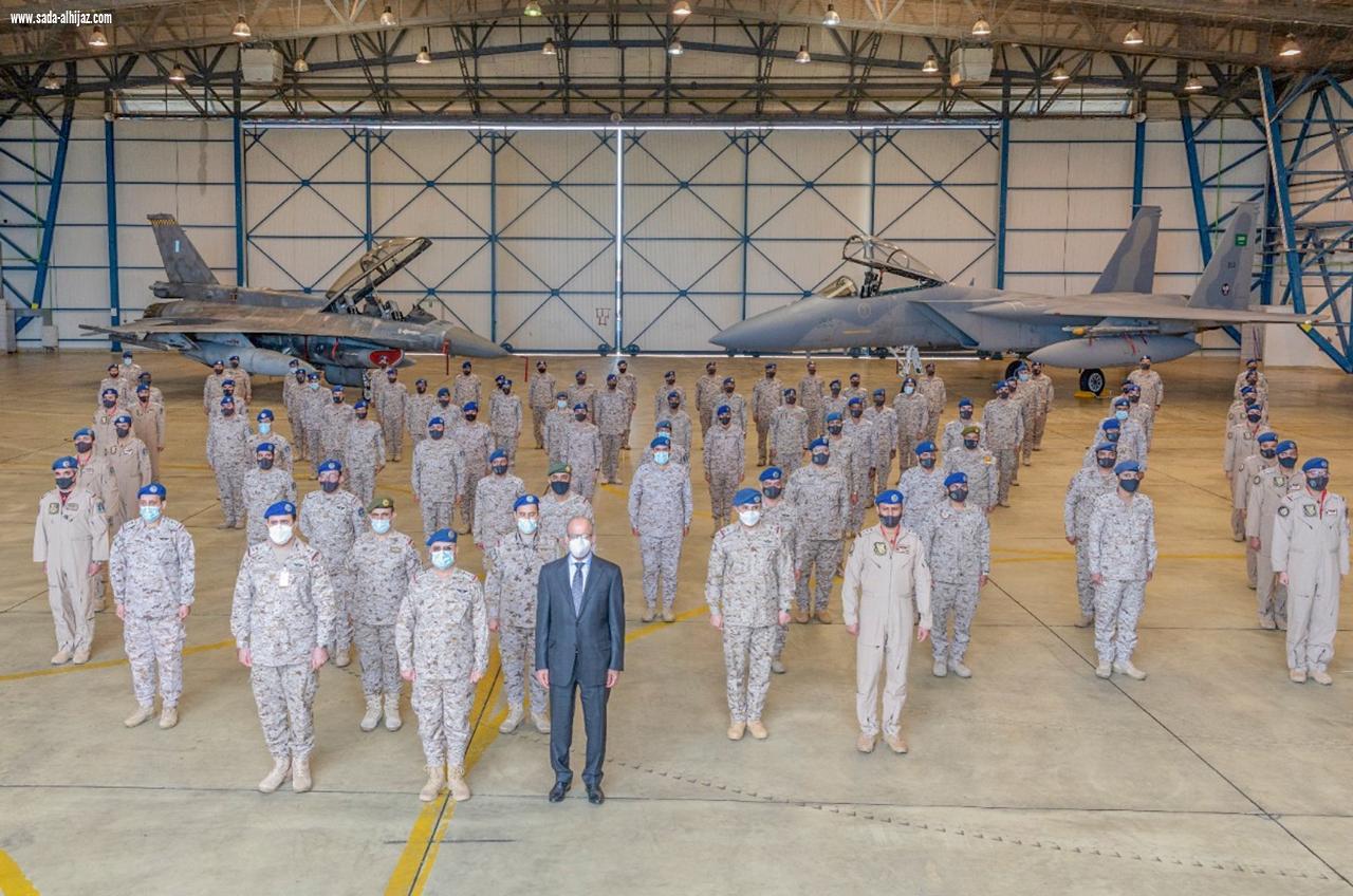 رئيس هيئة الأركان العامة يصل إلى جمهورية ⁧‫اليونان‬⁩ ويلتقي برئيس هيئة الأركان اليوناني ويحضر مناورات  ⁧‫تمرين عين الصقر 1‬⁩ في قاعدة سودا الجوية‫