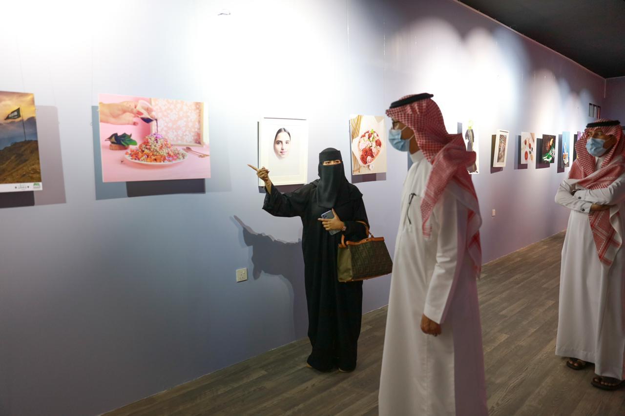 فنون أبها تختتم صيف الفوتوغرافيين بحضو. جماهيري مميز 