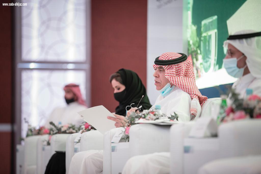 التقى رجال وسيدات الأعمال والمستثمرين لبحث تحديات القطاع الخاص *القصبي: نعمل لتعزيز تنافسية منطقة تبوك لتكون وجهة استثمارية رائدة عالمياً*