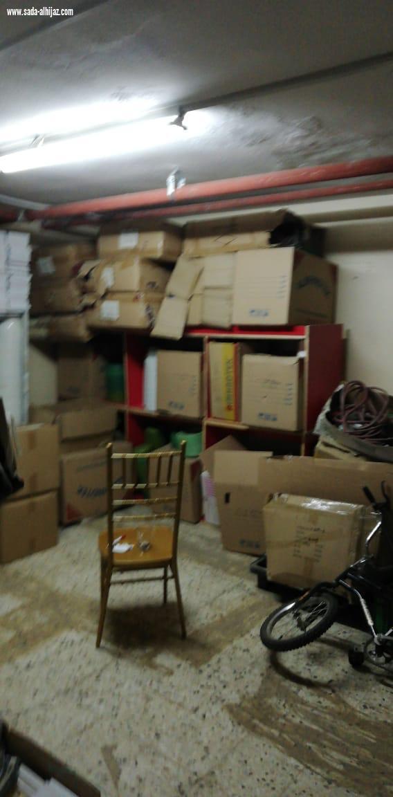 مكة: ضبط مستودع مُخالف في العزيزية (صور