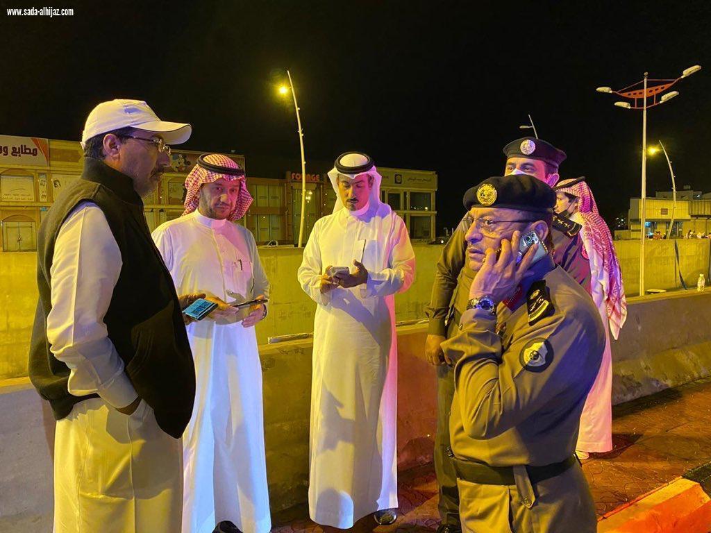 بتوجية الأمير تركي بن طلال وقف ميدانيا على حال الشوارع بعد أمطار الأربعاء أمين عسير لبلدية الخميس جهودكم مقدرة في تنفيذ استراتيجية الطوارئ