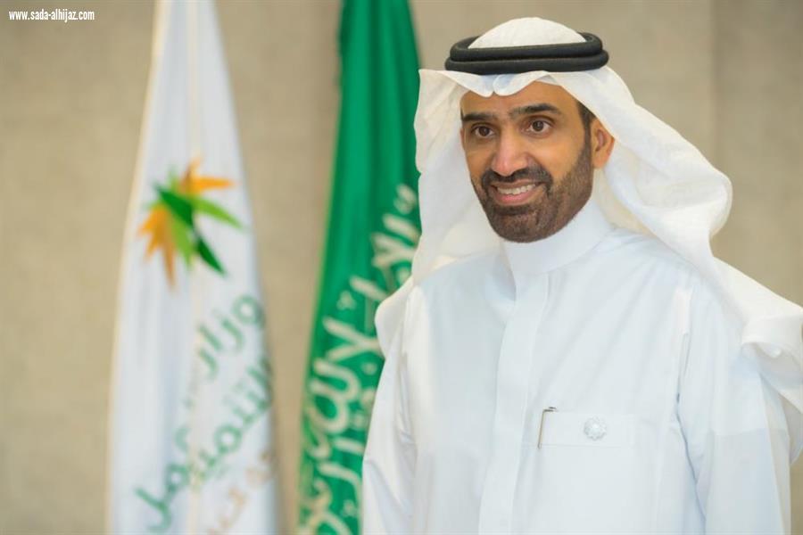 وزير الموارد البشرية يدشن منتج زود الأجيال