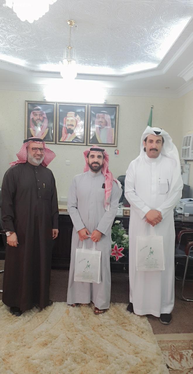   رئيس مجلس ادارة لجنة تراحم بالباحة لرعايه السجناء والمفرج عنهم واسرهم بكرم الاعلامي  المحجم   