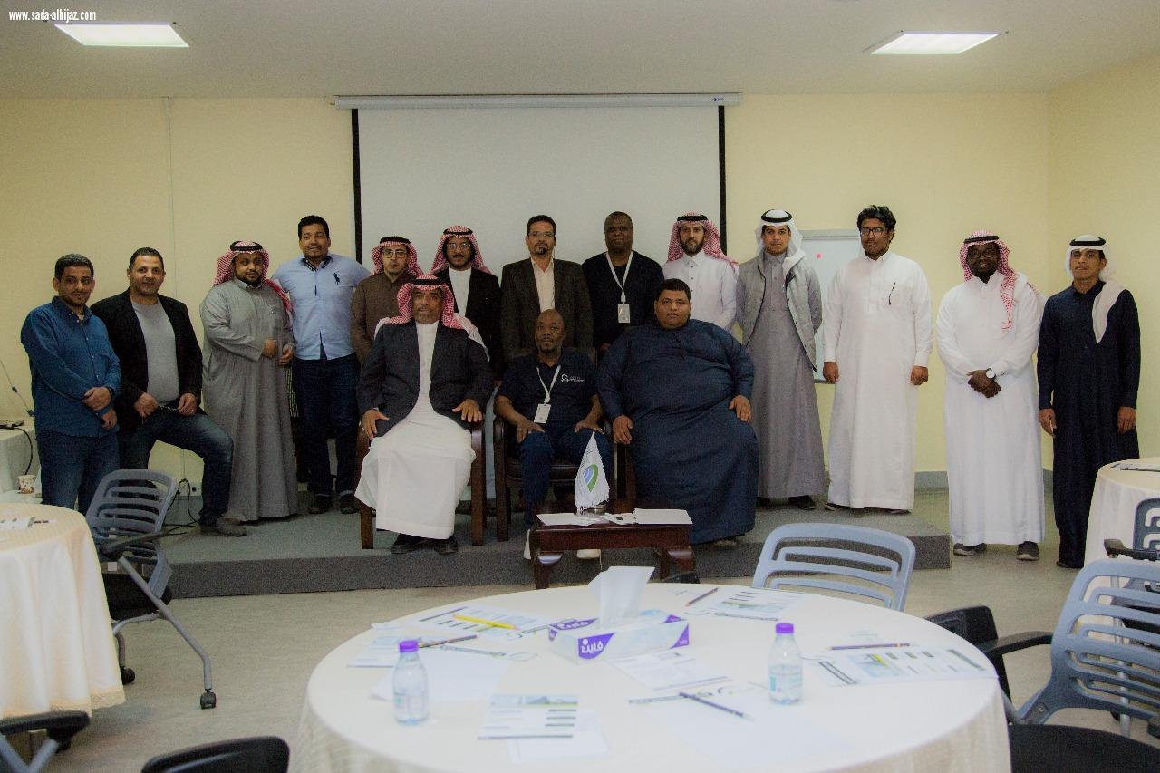 حلول التسويق تقدم ورشة عمل أساسيات التسويق في مقرها في برنامج بادر حاضنة التقنية 