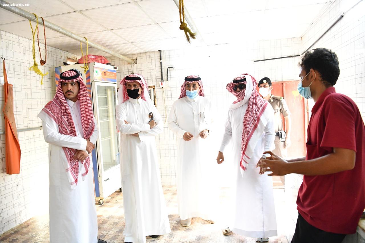 رئيس مركز الشقيق يتفقد الإجراءات الاحترازية بنقاط ذبح الأضاحي
