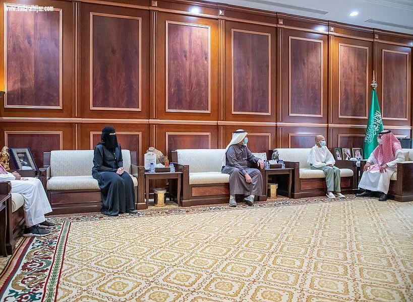 نائب أمير حائل يستقبل محاربة السرطان الطفلة جنى