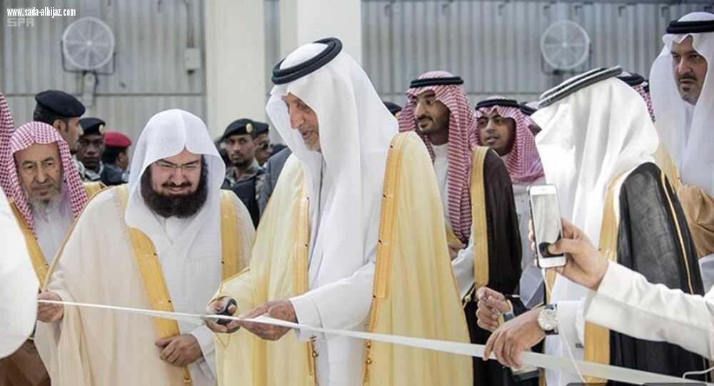 نيابة عن خادم الحرمين الشريفين...أمير مكة يتشرف بغسل الكعبة المشرفة