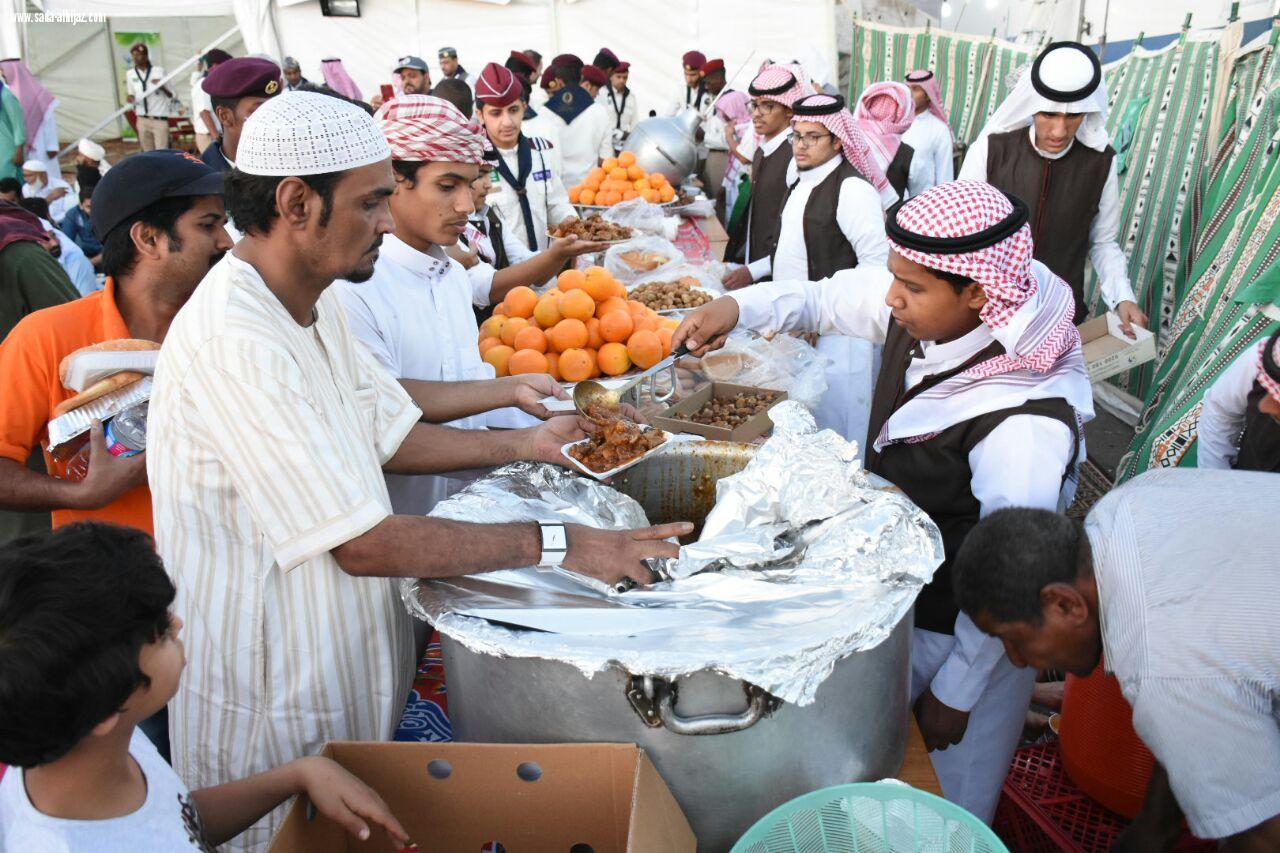 اللجنة الشبابية للأعمال التطوعية تضرب أروع صور الحفاوة والايثار بالزوار ..