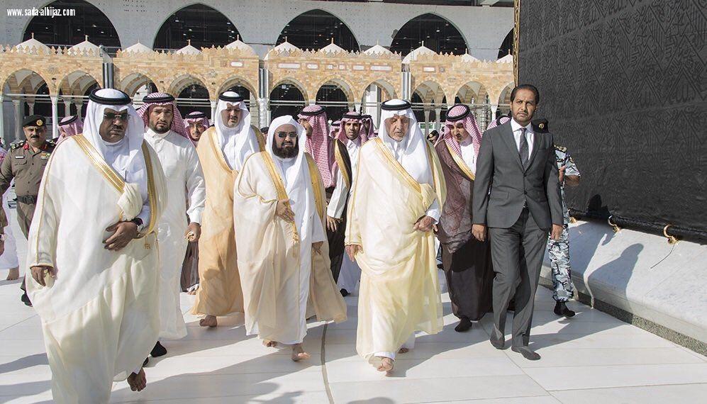 نيابة عن خادم الحرمين الشريفين...أمير مكة يتشرف بغسل الكعبة المشرفة