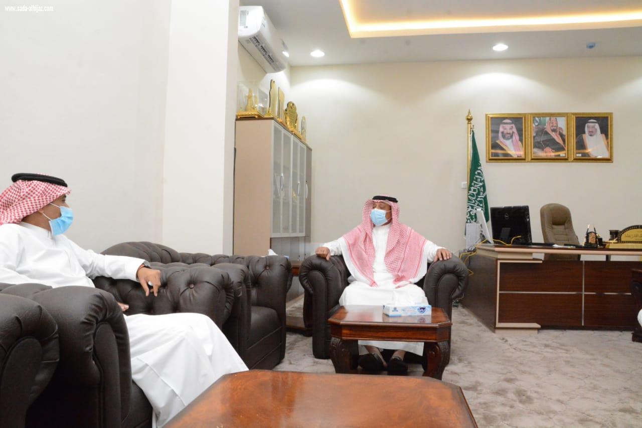 محافظ صامطة يستقبل مدير مستشفى المحافظة الجديد