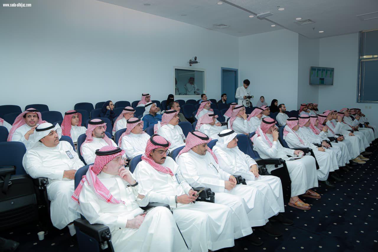 أمين منطقة تبوك يلتقي المستثمرين ورجال الأعمال في غرفة جدة  