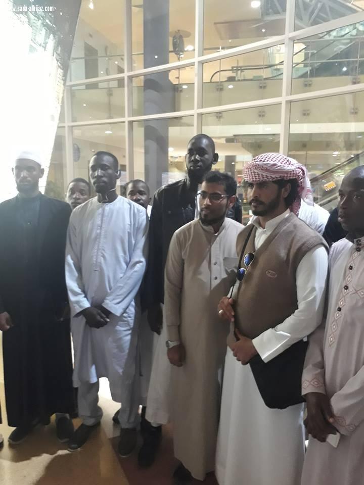 ضمن اهتمامها بطلاب المنح من دول العالم الاسلامي جامعة طيبة تنظم رحلة ترفيهية و علمية لطلابها المبتعثين إلى المنطقة الشرقية