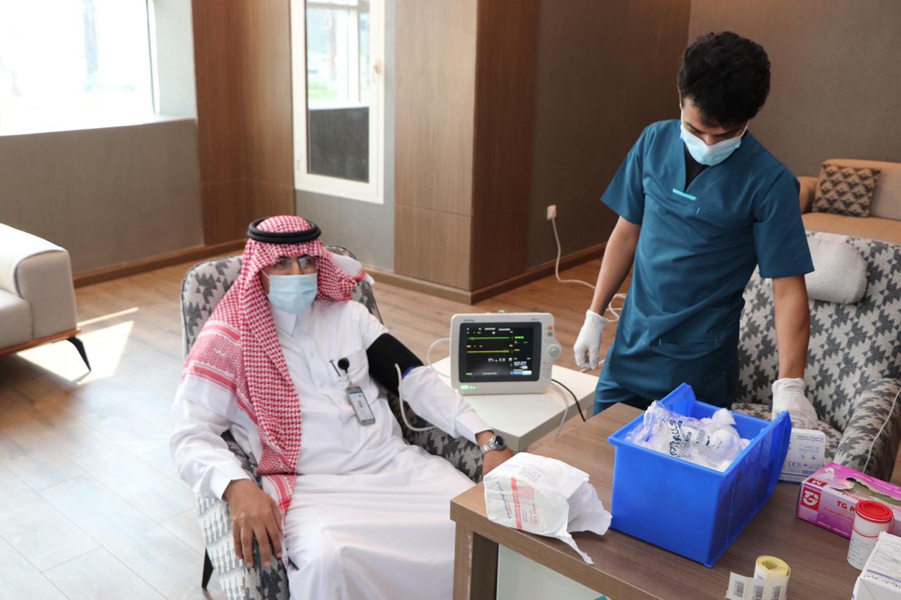 بلدية صامطة تنفذ حملة للتبرع بالدم 