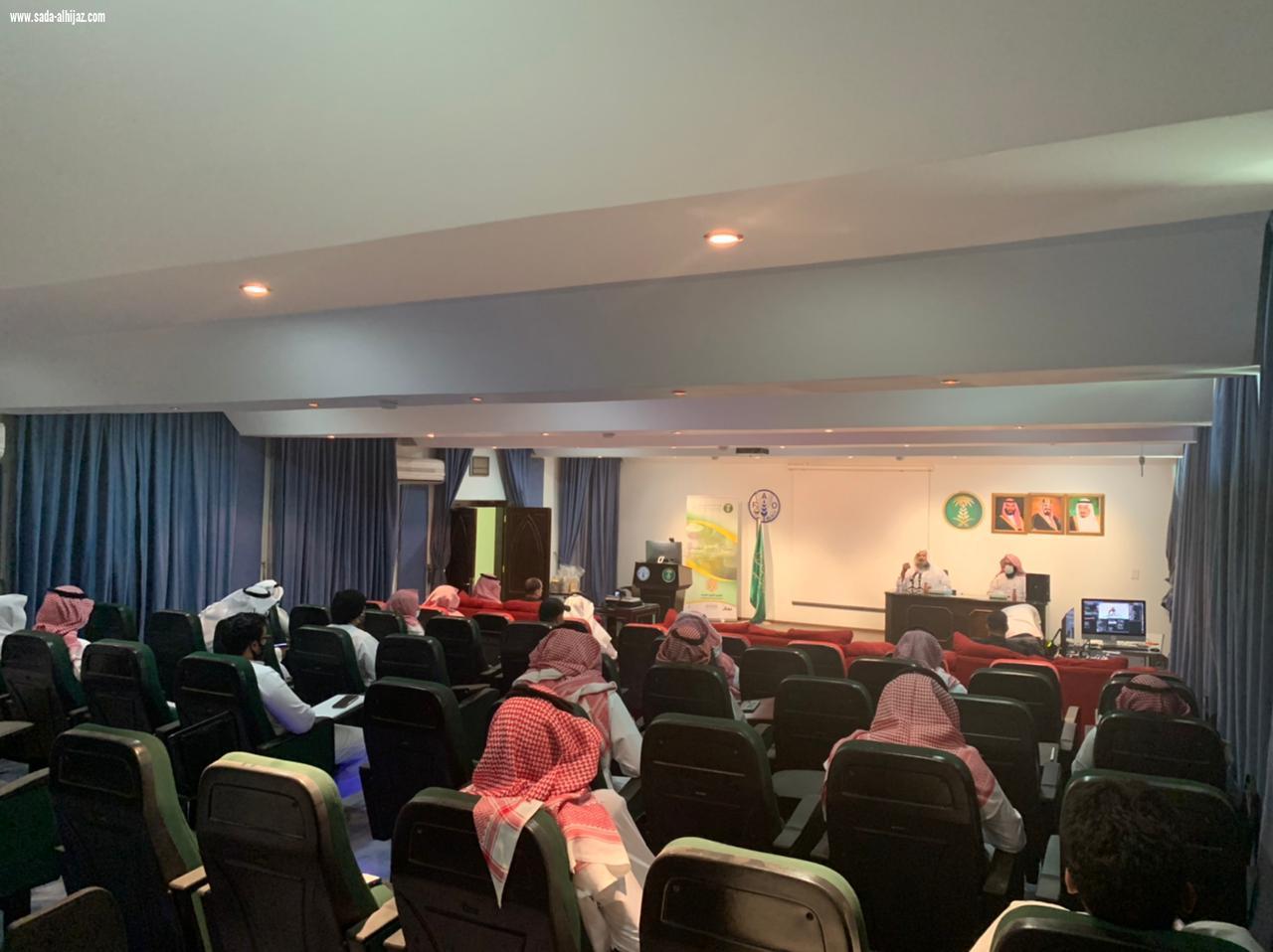 البيئة تدرِّب الشباب السعودي على تربية النحل وإنتاج منتجاته      