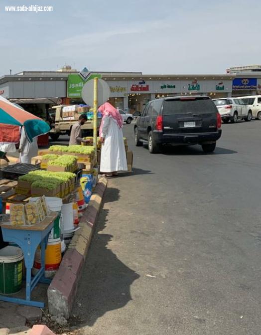 بلدية أم سرار الفرعية تكثف جولاتها الرقابية وتزيل 47 بسطة عشوائية مخالفة