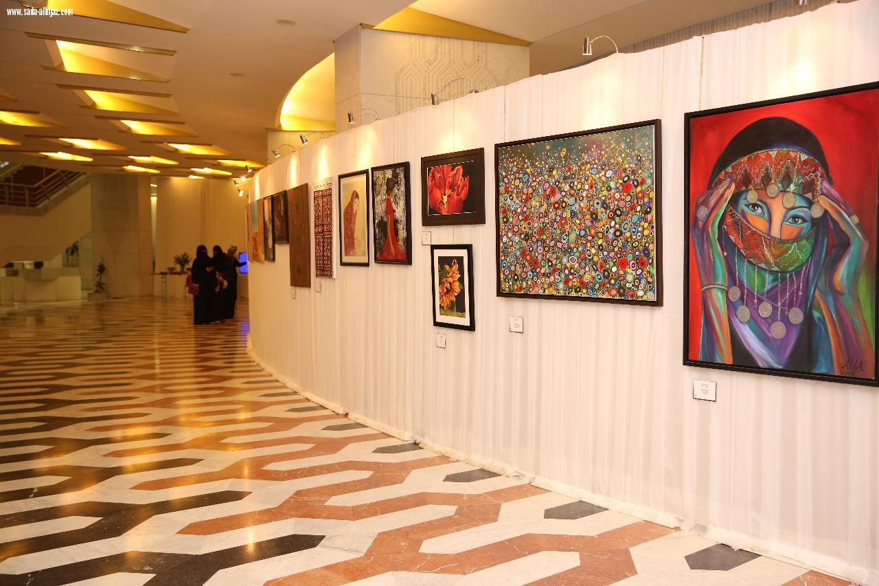 خمسةعشرفنانة مشاركة في معرض اندماج الحضارات الرابع بالتعاون مع جمعية الثقافة والفنون (بالرياض) 