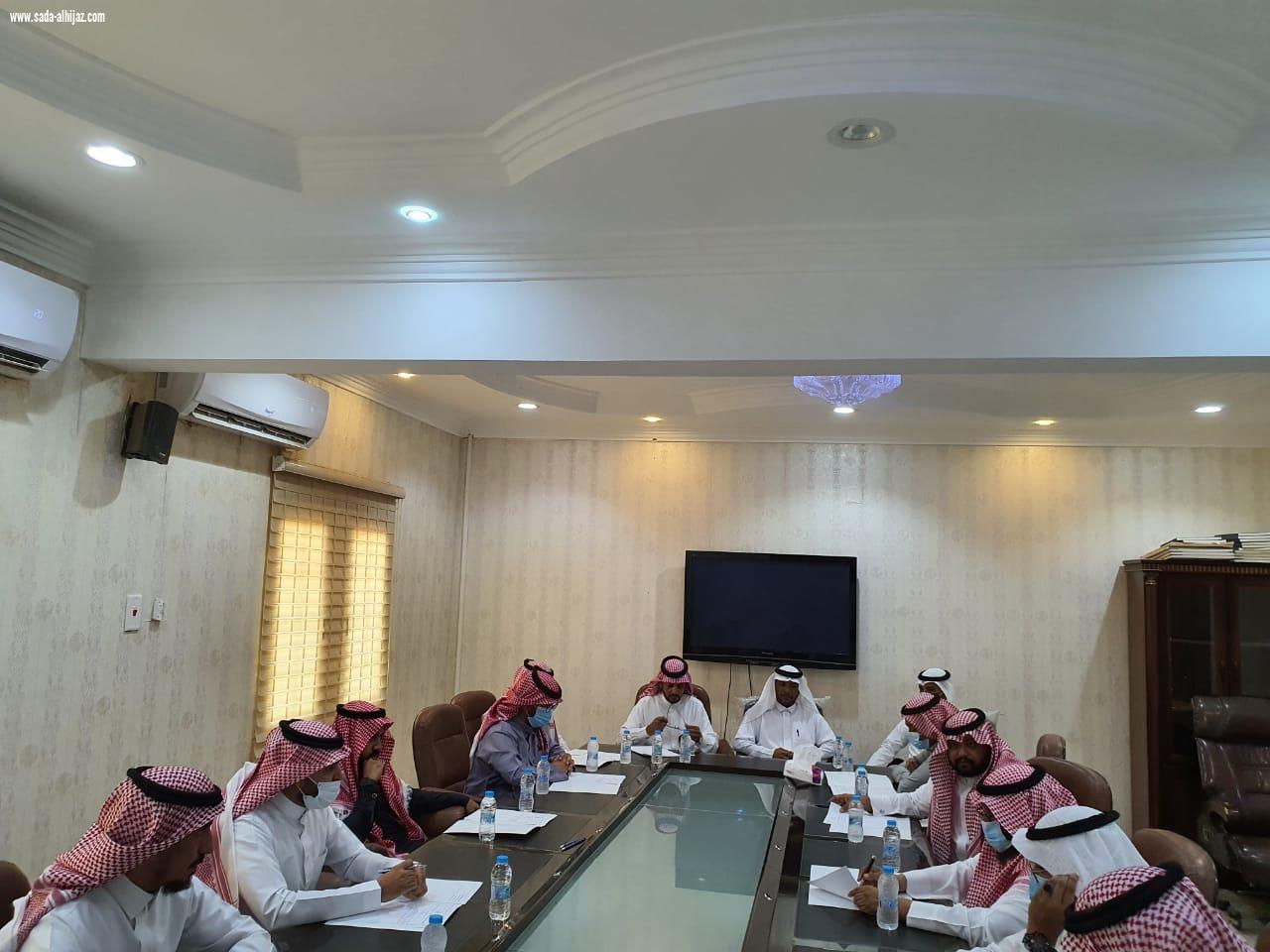 المجلس البلدي  بمحافظة بيش يعقد جلسته العادية الستون
