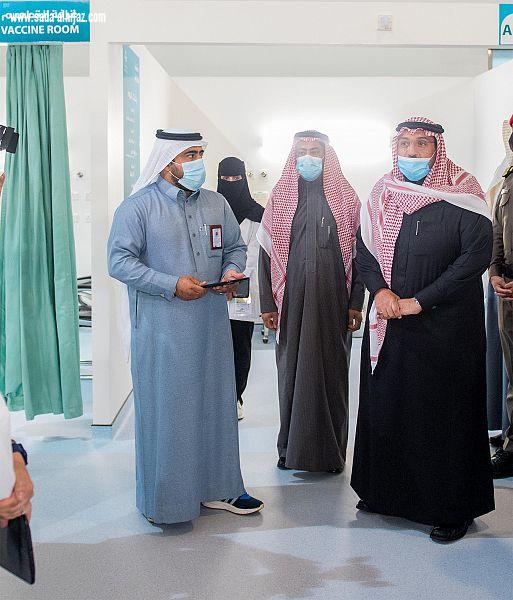 سمو أمير القصيم يقف على جاهزية مركز لقاح كورونا بالمنطقة
