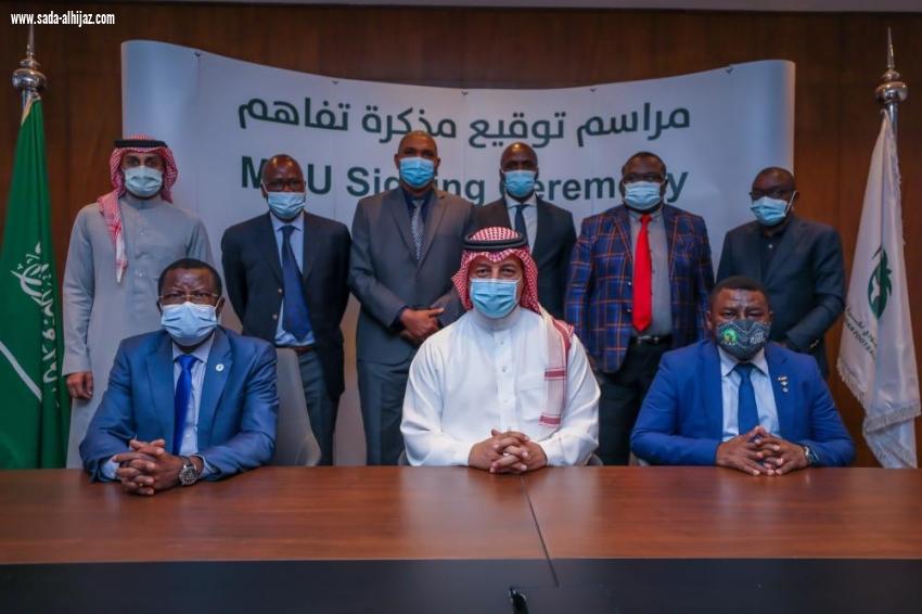 اتحاد القدم يوقع اتفاقيات مع 4 اتحادات أفريقية