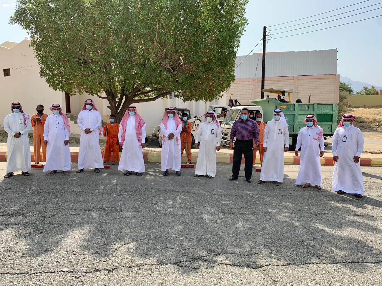  بلدية محافظة قلوة تُطلق حملة تنظيف الأحياء السكنية 