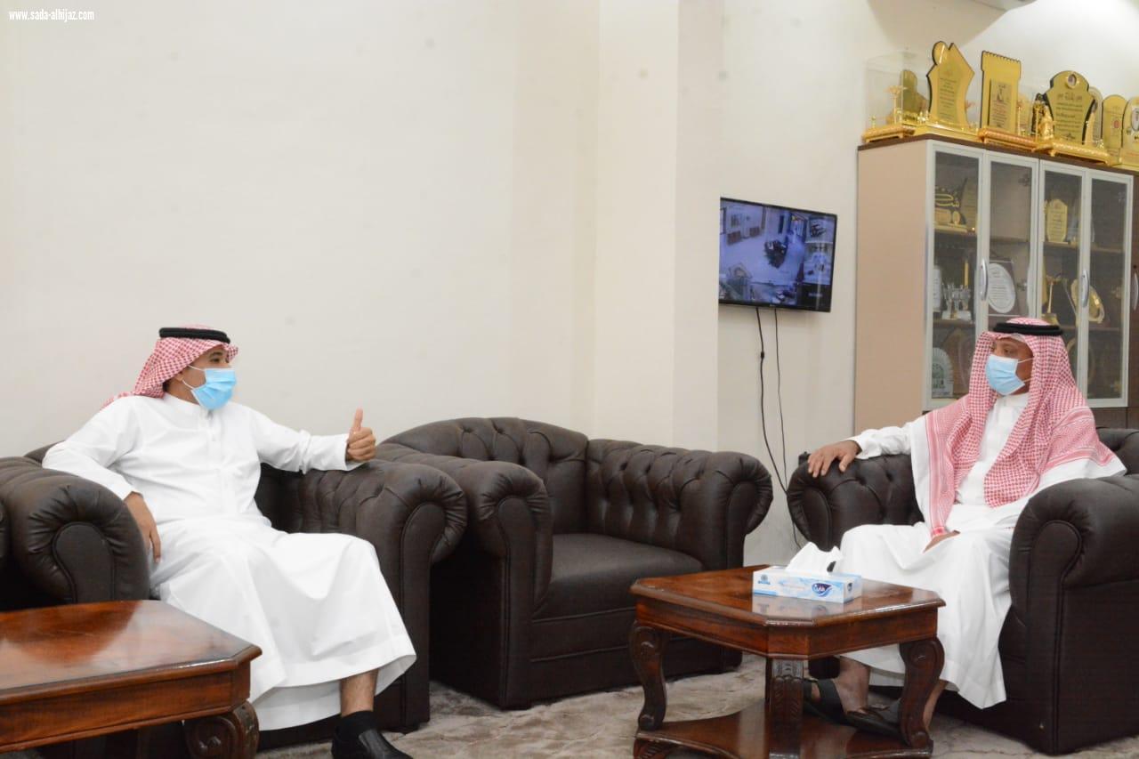 محافظ صامطة يستقبل مدير مستشفى المحافظة الجديد