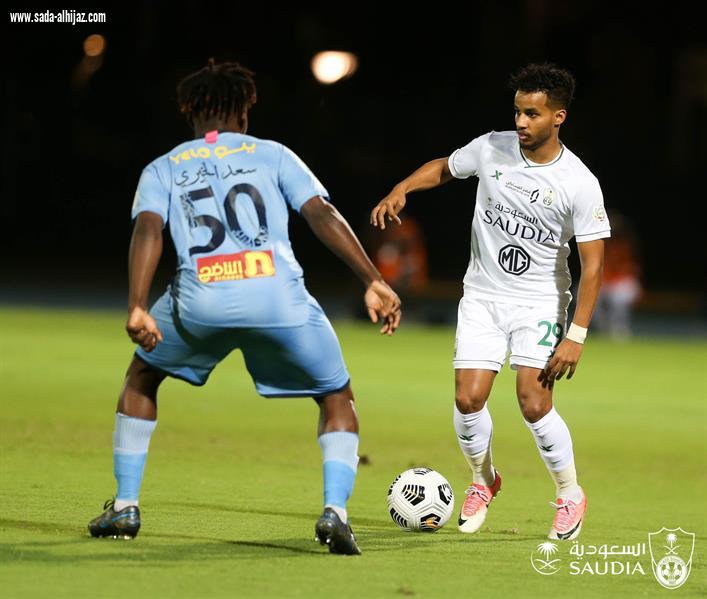 آل عباس يعادل الكفة  ويمنح الباطن التعادل 