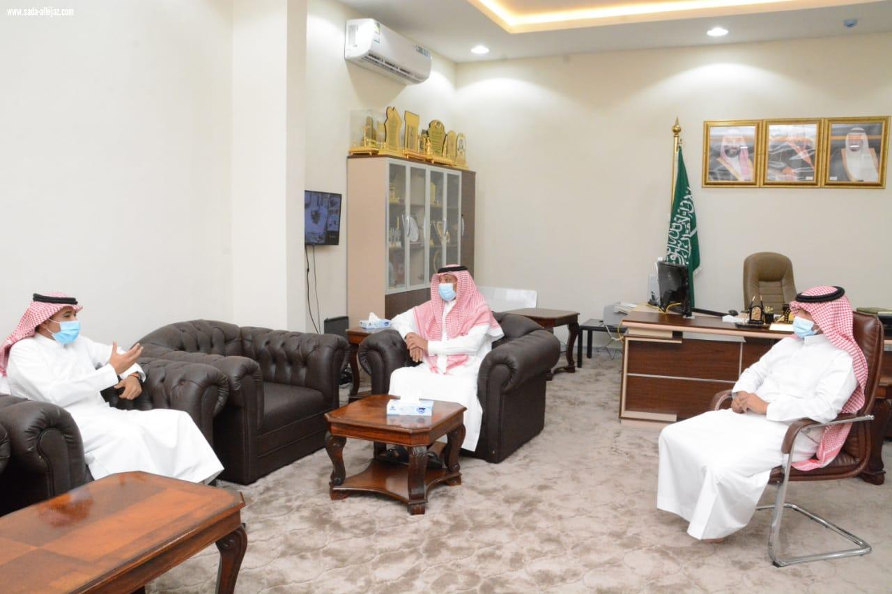 محافظ صامطة يستقبل مدير مستشفى المحافظة الجديد
