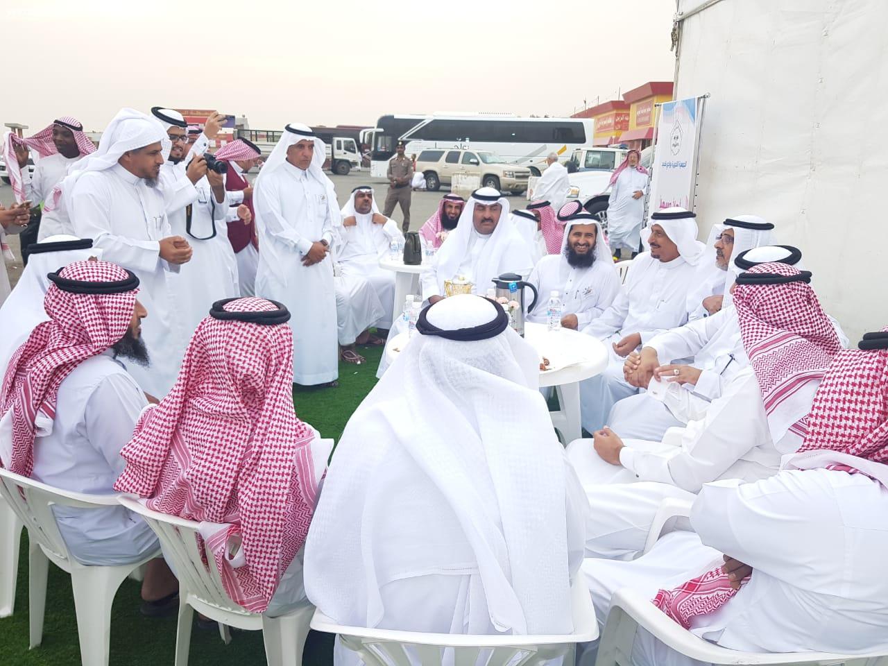 بالصورمحافظ خليص يفتتح الموقع الثاني لمبادرة درب الأنبياء بوادي قديد 