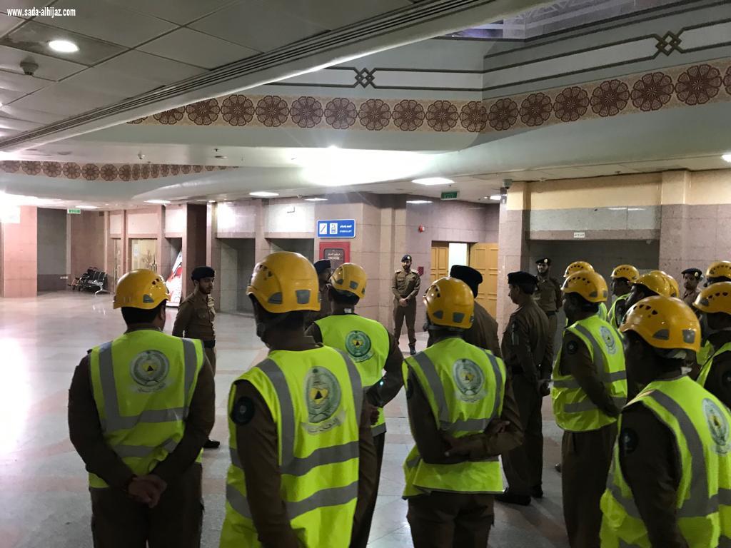 سعادة مدير الدفاع المدني بمنطقة المدينة المنورة اللواء عبدالرحمن بن عبدالحميد الحربي يقوم بجولة تفقدية على قسم الاسناد و الاحتياط