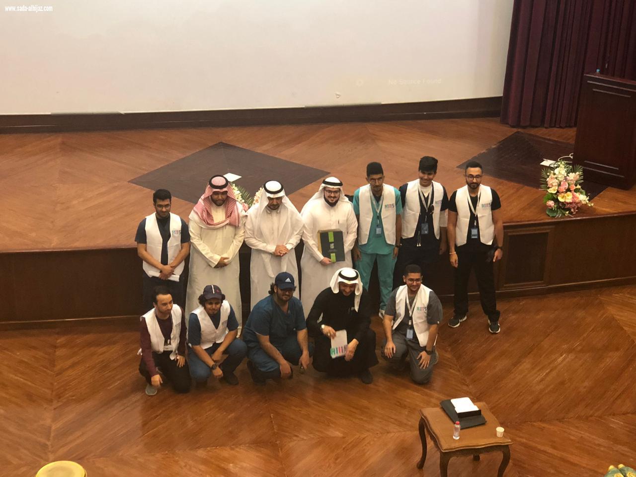 فريق نادي العلوم الطبية التطبيقية ينفذ فعالية تحت عنوان(صناعة باحث)