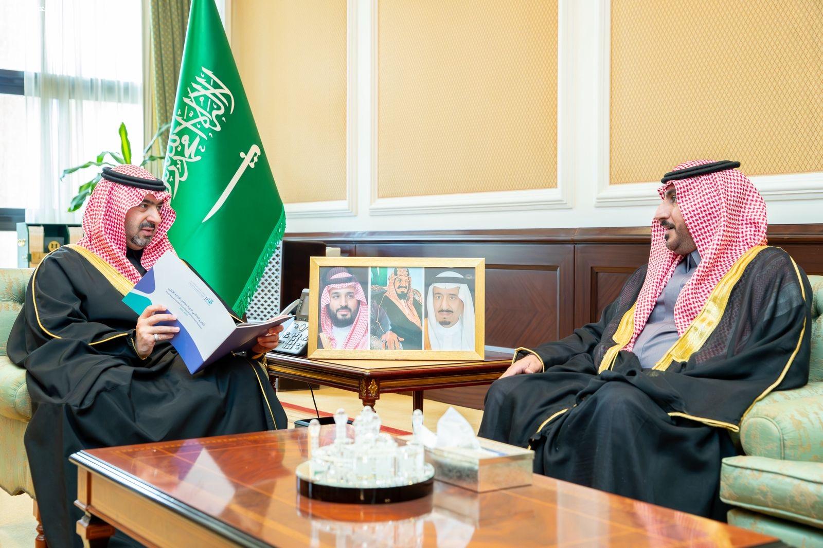 نائب أمير تبوك يستقبل رئيس جمعية 