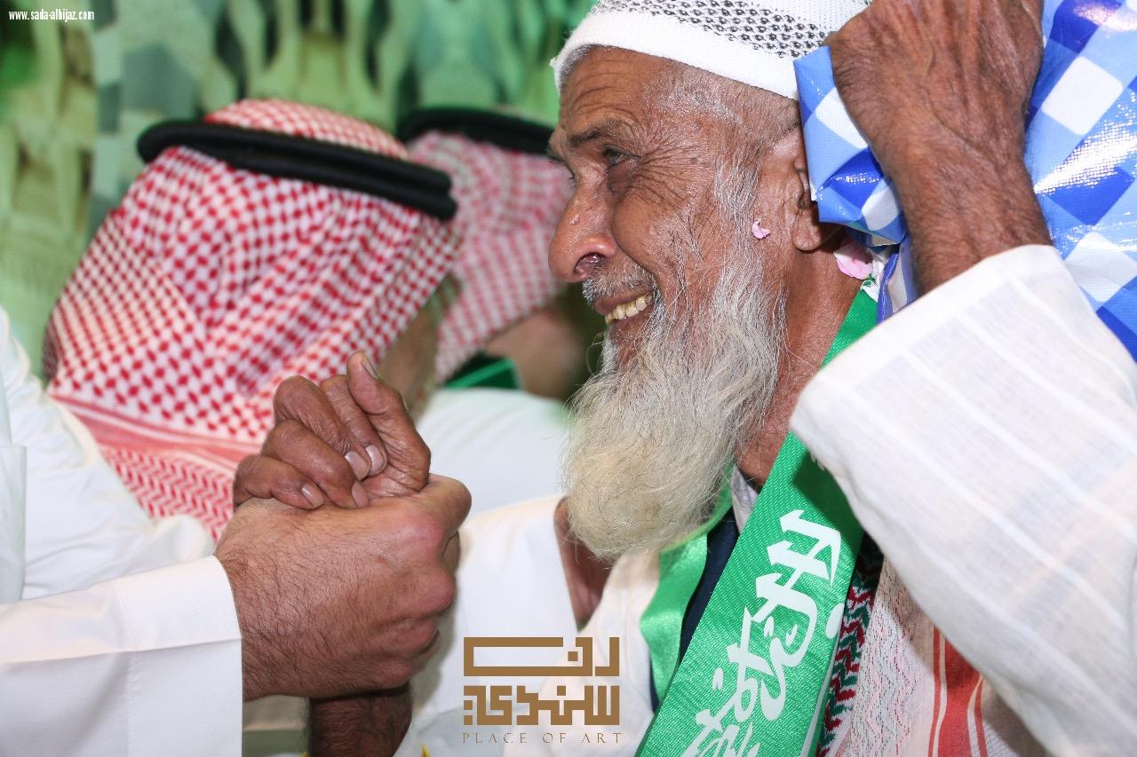 مطار الامير محمد بن عبد العزيز يشارك الحجاج فعاليات الْيَوْمَ الوطني 