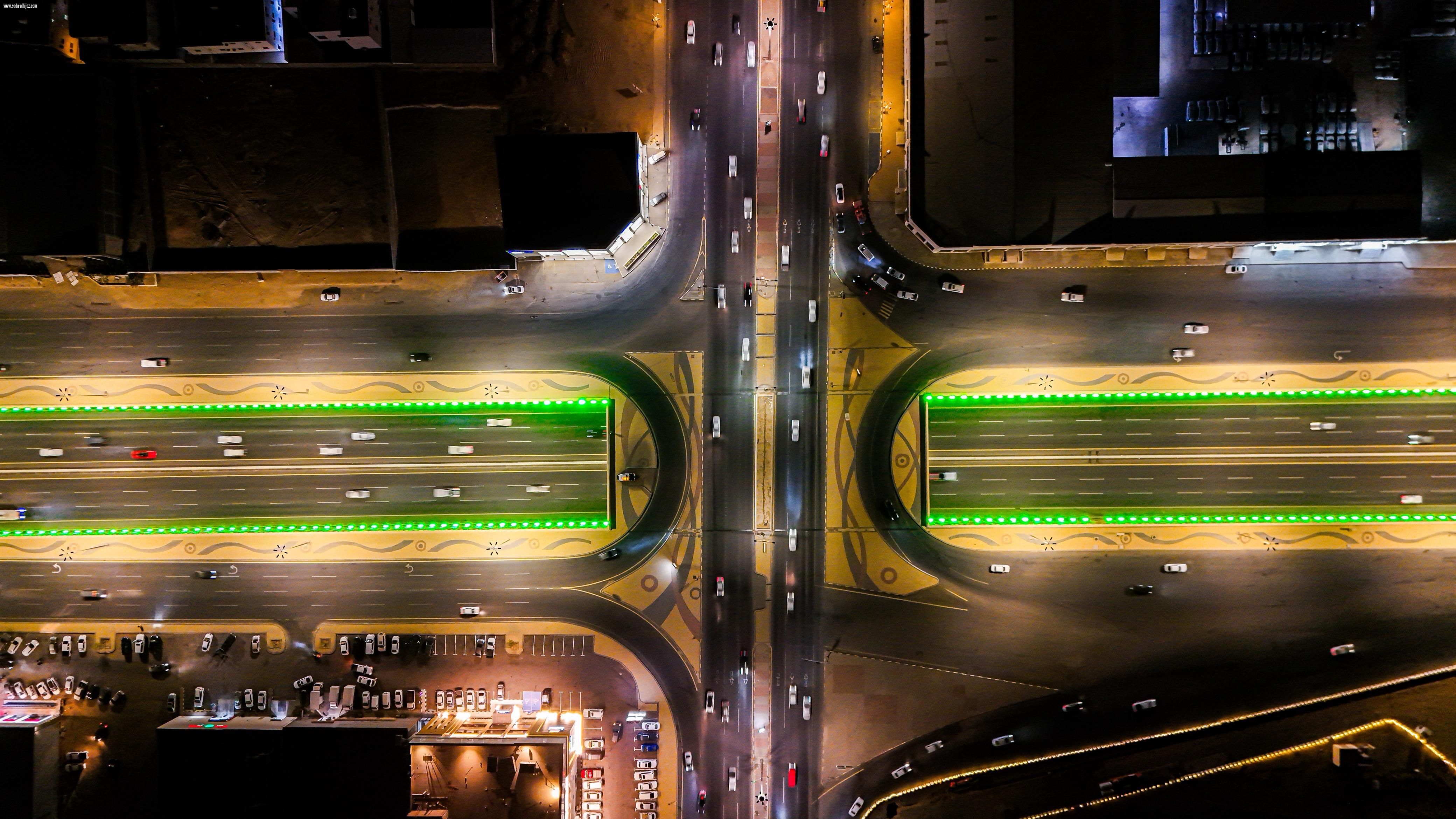 تبوك ومحافظاتها تتوشح اللون الأخضر بالإنارة الخضراء و7000 آلاف علم احتفاء بيوم العلم السعودي