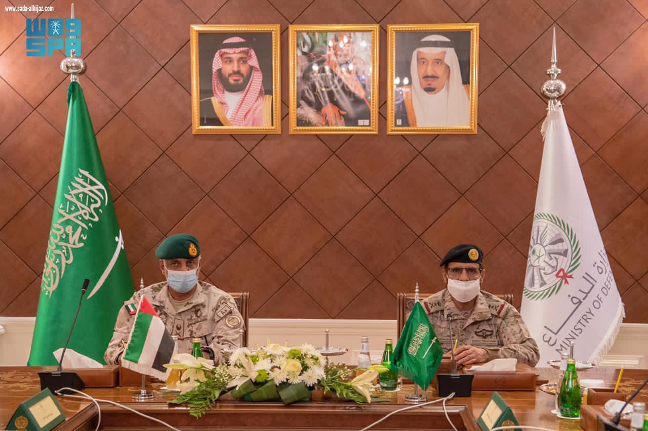 نائب رئيس هيئة الأركان العامة يلتقي قائد العمليات المشتركة الإماراتية