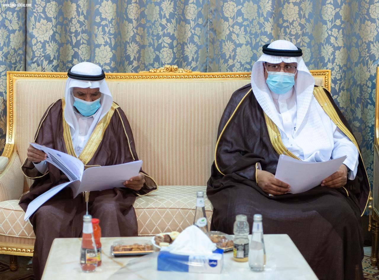 سمو أمير منطقة الباحة يجتمع مع مشائخ القبائل بحضور مدير عام لجان النظر بطلبات التملك احكام