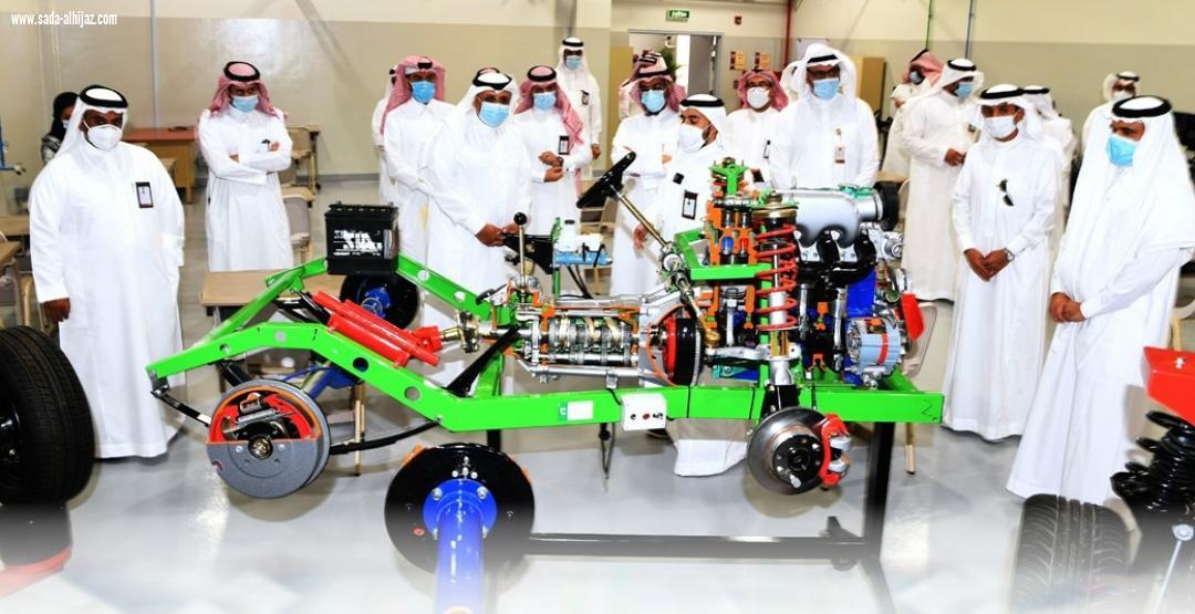 الرميح يزور الهيئة الملكية بينبع 