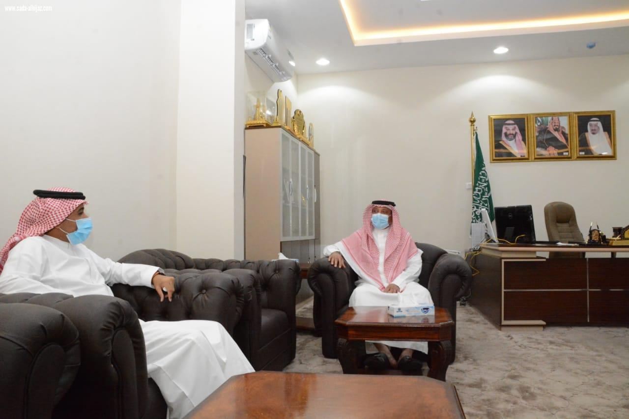 محافظ صامطة يستقبل مدير مستشفى المحافظة الجديد