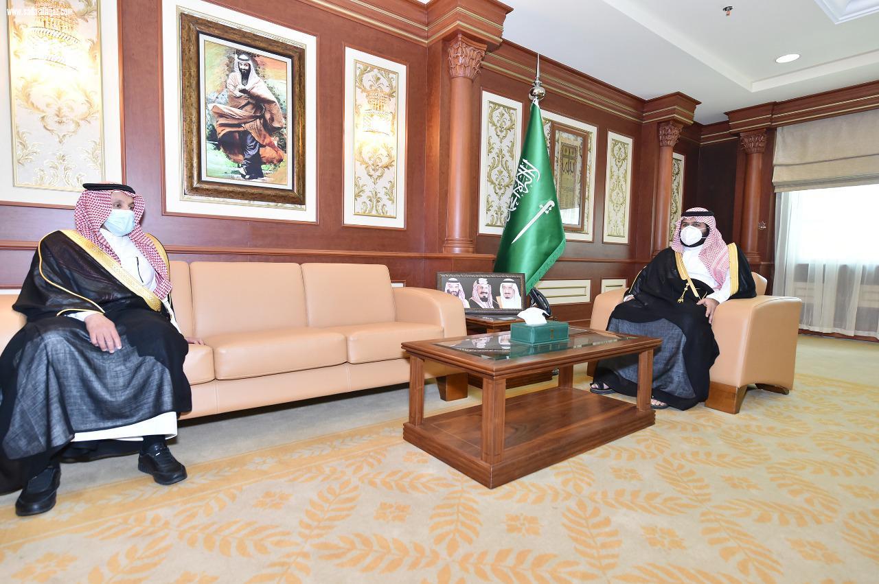 سمو نائب أمير منطقة جازان يستقبل رئيس فرع النيابة العامة المعين بالمنطقة