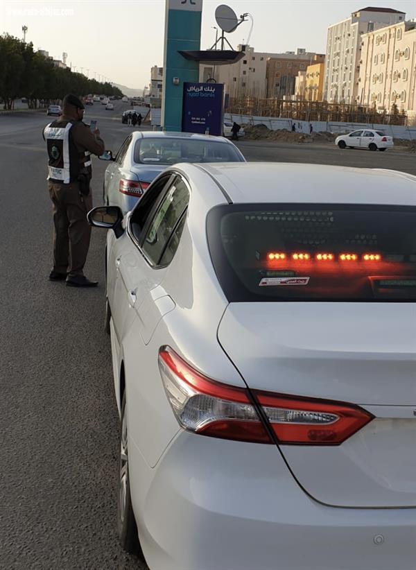 ضبط سائق متهور تباهى بقيادة مركبته بسرعة جنونية في الطائف