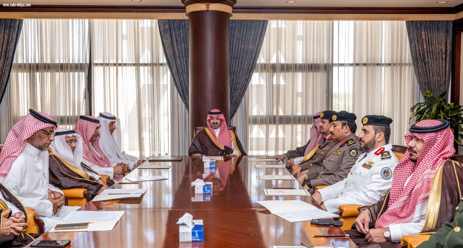 نائب أمير تبوك يترأس اجتماع لجنة الحج بالمنطقة  