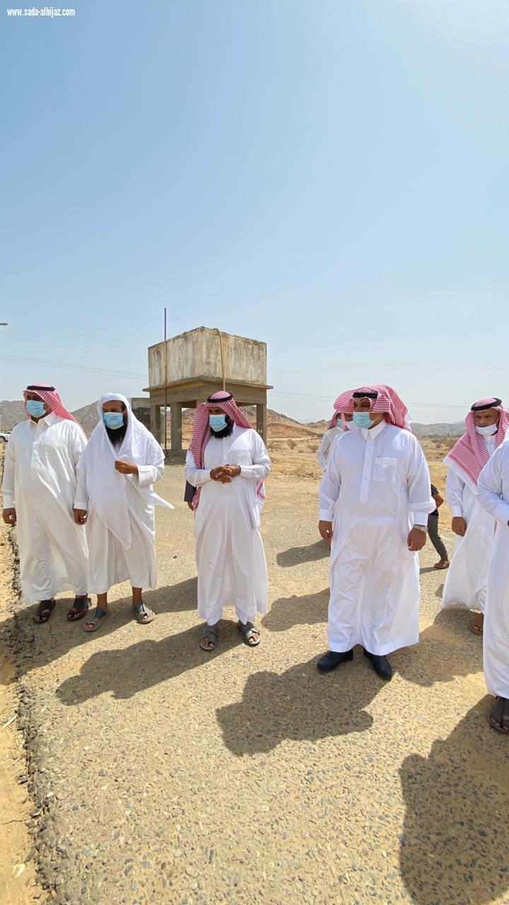محافظ قلوة يدشن عدداً من المبادرات الخيرية لجمعية الخدمات الإنسانية بمركز باللسود وآل سويدي